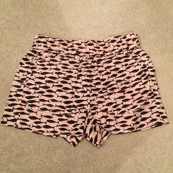 J. Crew Pants - J.Crew Pink Fish Print Shorts w/ Pockets Size XS